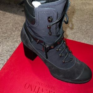 VALENTINO COMBAT BOOTS BRAND NEW size 40 WITH BOX
